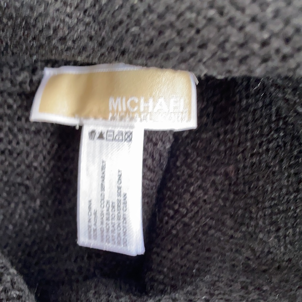 MICHAEL Michael Kors Dome Stud Cuff Hat - Picture 6 of 6
